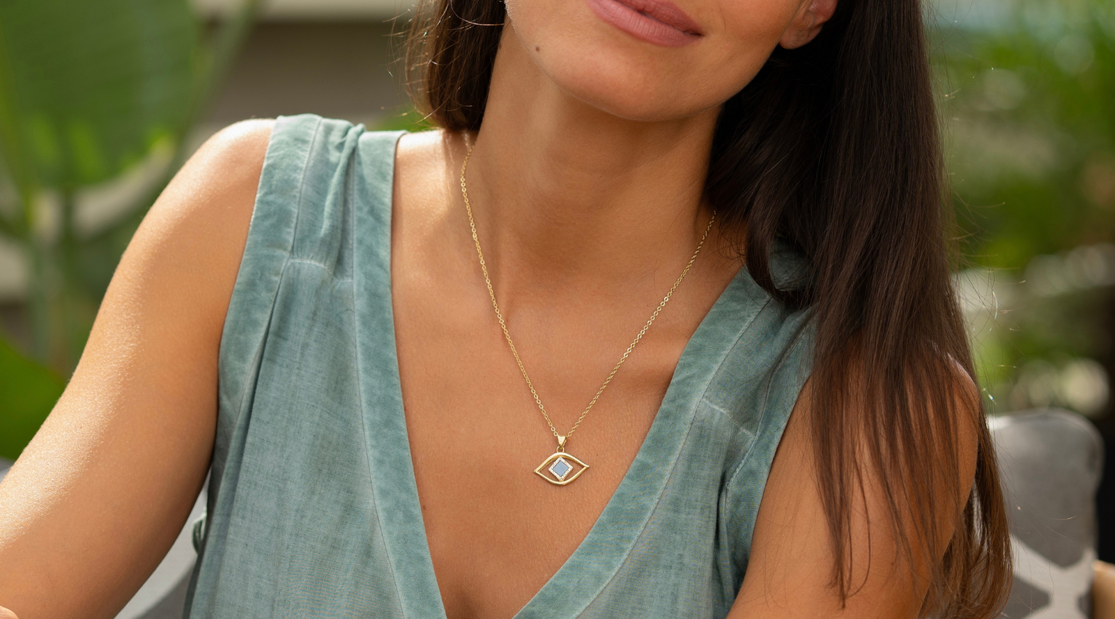 Spring Jewelry Trends: How to Style Your Jewelry for the Season